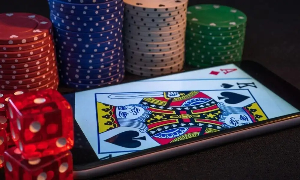 Why Online Casino Games Are Becoming So Popular Today