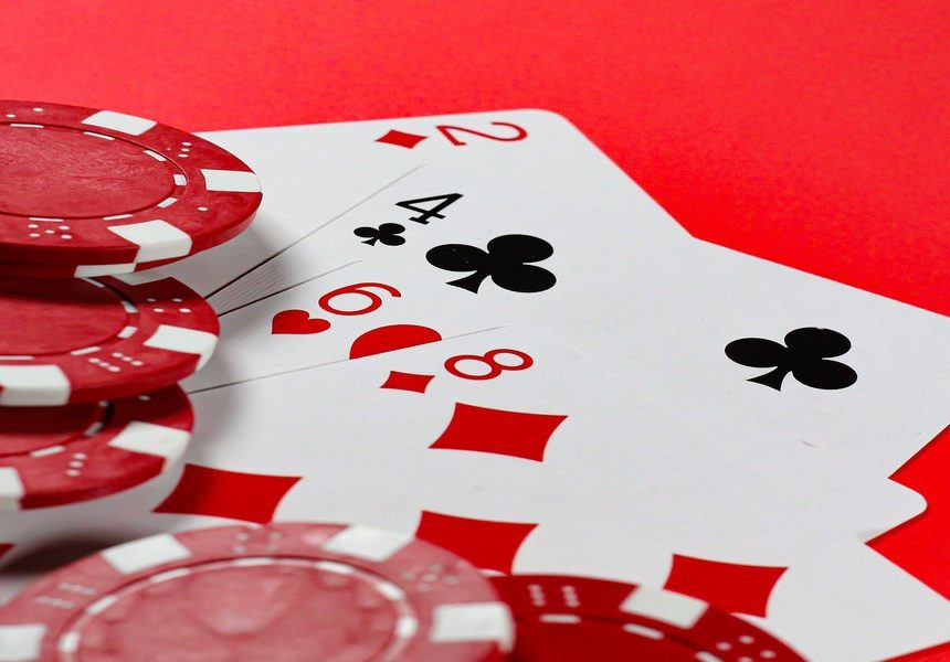 How do draw pool contributions work in online lottery participation?
